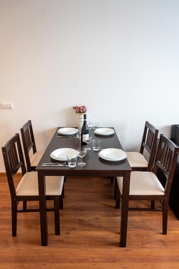 Sunny 1Bdr Apartment Near Center Софія Екстер'єр фото