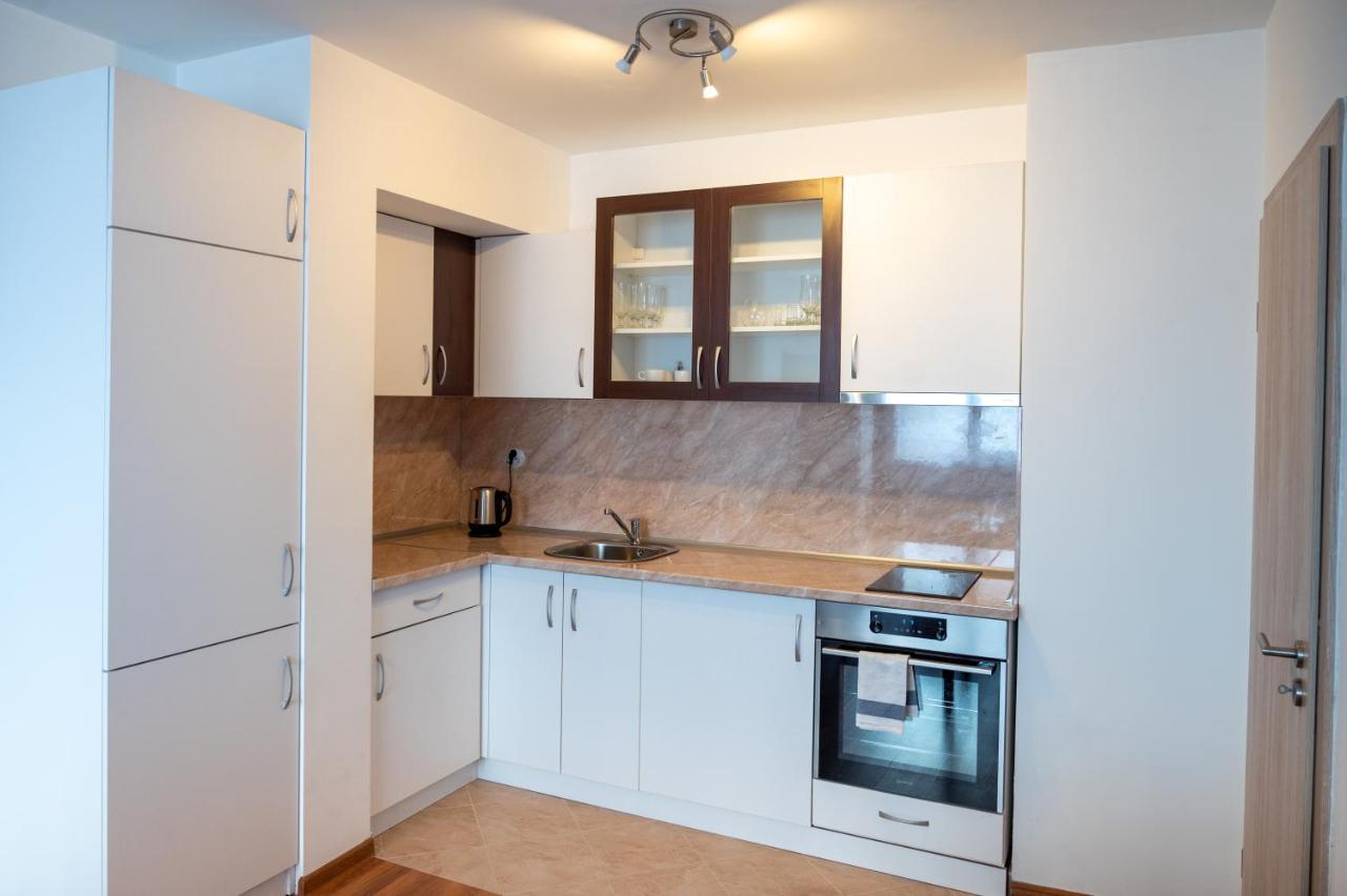 Sunny 1Bdr Apartment Near Center Софія Екстер'єр фото
