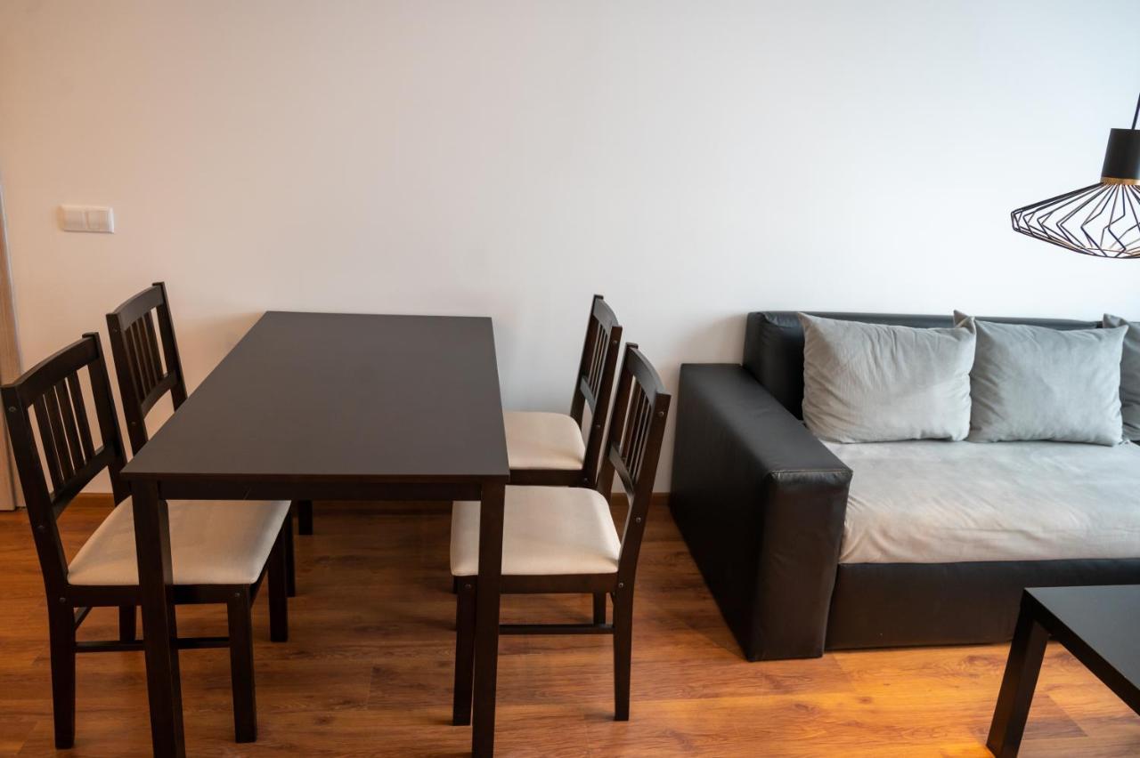 Sunny 1Bdr Apartment Near Center Софія Екстер'єр фото