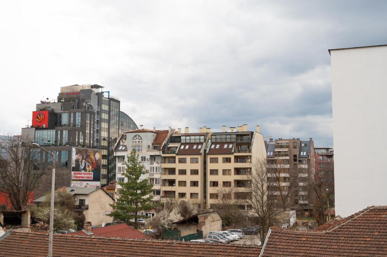 Sunny 1Bdr Apartment Near Center Софія Екстер'єр фото